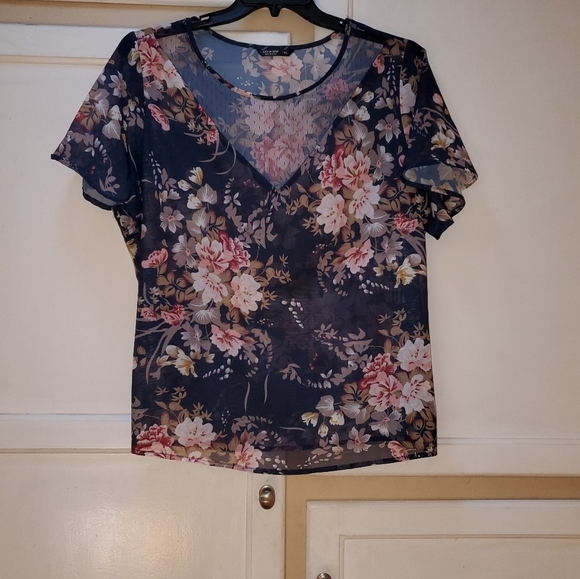 SHEIN Women's Mesh Insert Floral Print Tunic NWOT - Picture 5 of 8